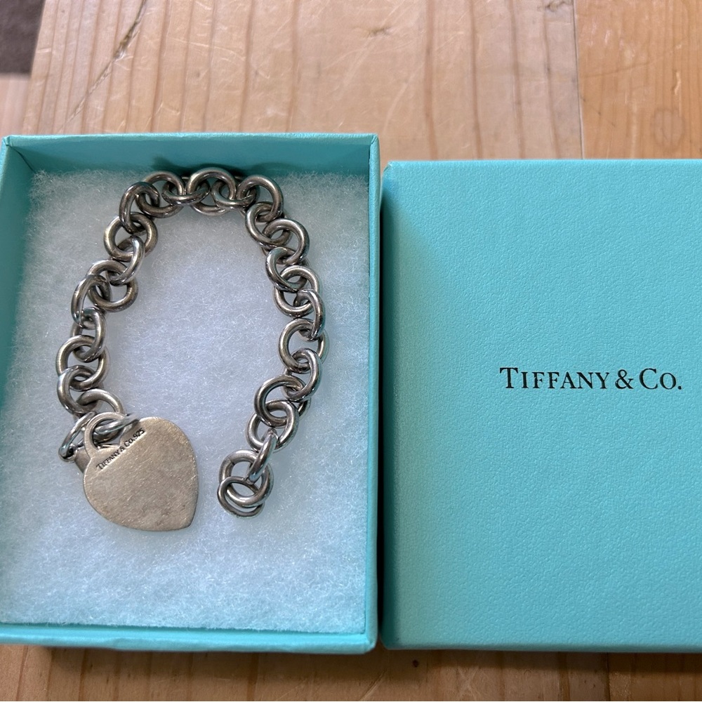 Beautiful classic Tiffany Bracelet with tag (no engravings)